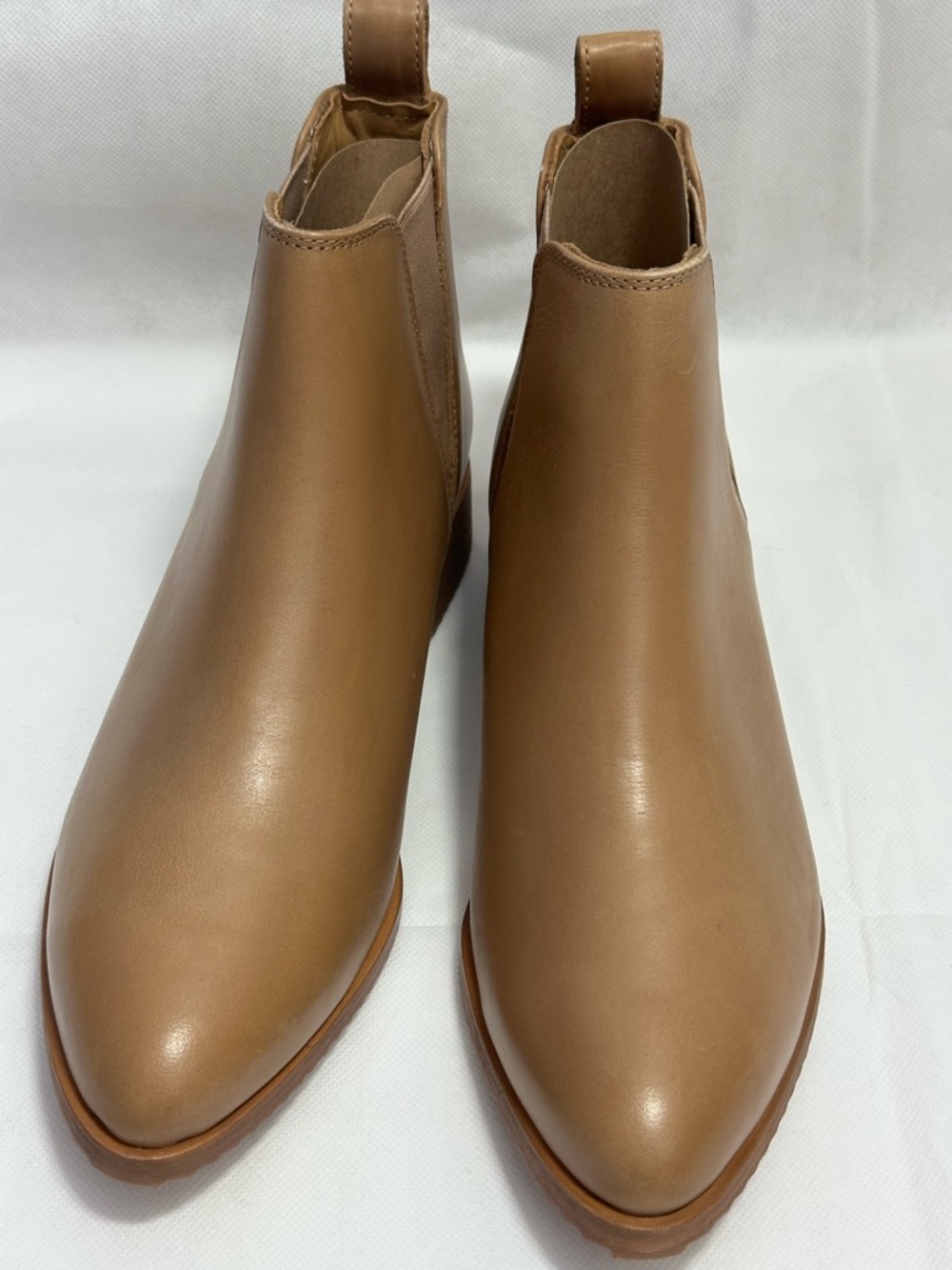 Nisolo Eva Everyday (size7)  Smooth Leather Chelsea Boot in Almond